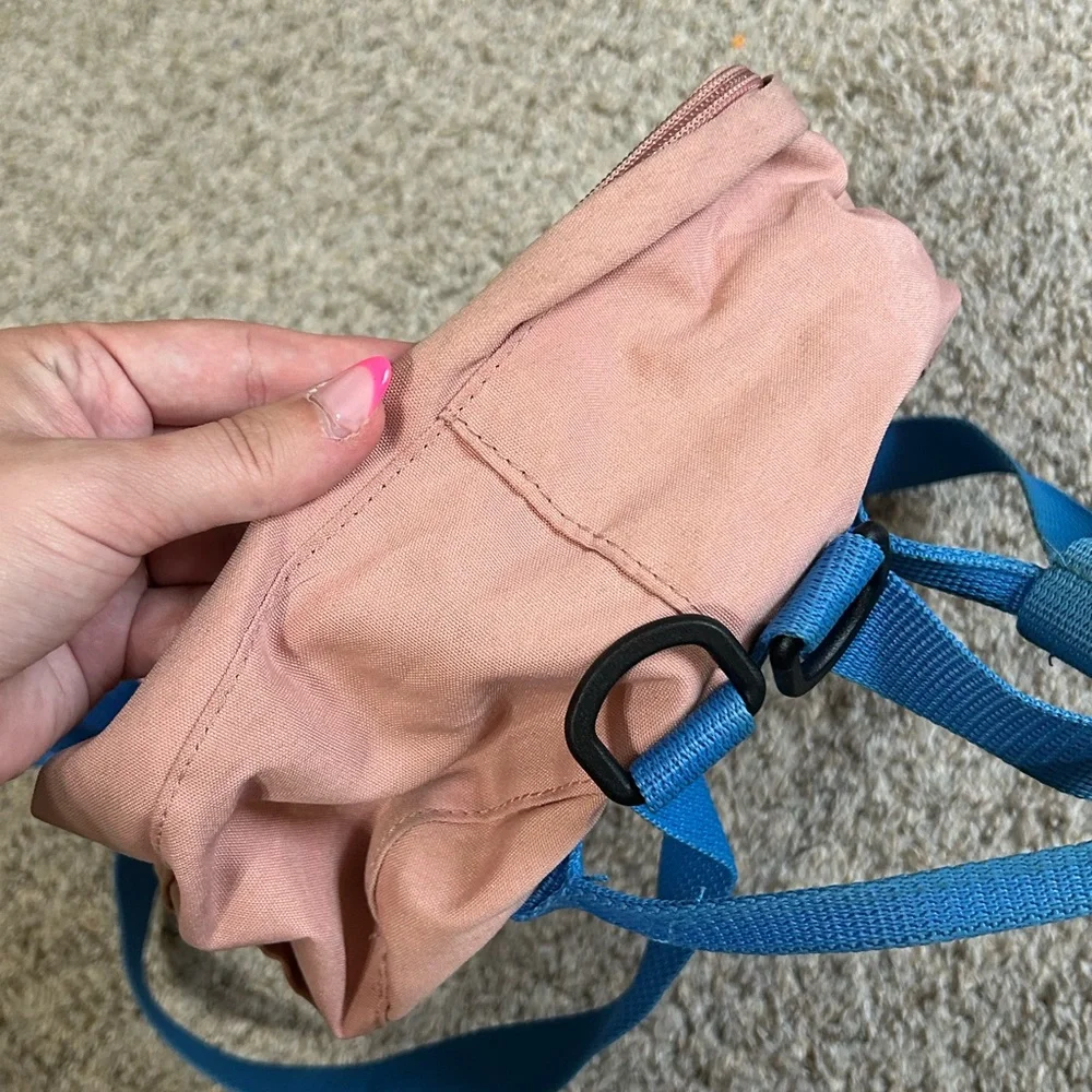 KÅNKEN SLING Mini Backpack Soft Pink  Blue Accents Travel Outdoor Hiking Pockets